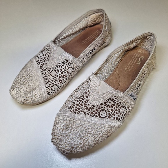 TOMS Womens Beige Crochet Lace Flats Slip On Loafers Shoes Size 10 - Picture 8 of 8